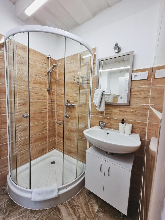 Апартаменты Gyongy Apartmanhazak Дьёндьёш Экстерьер фото