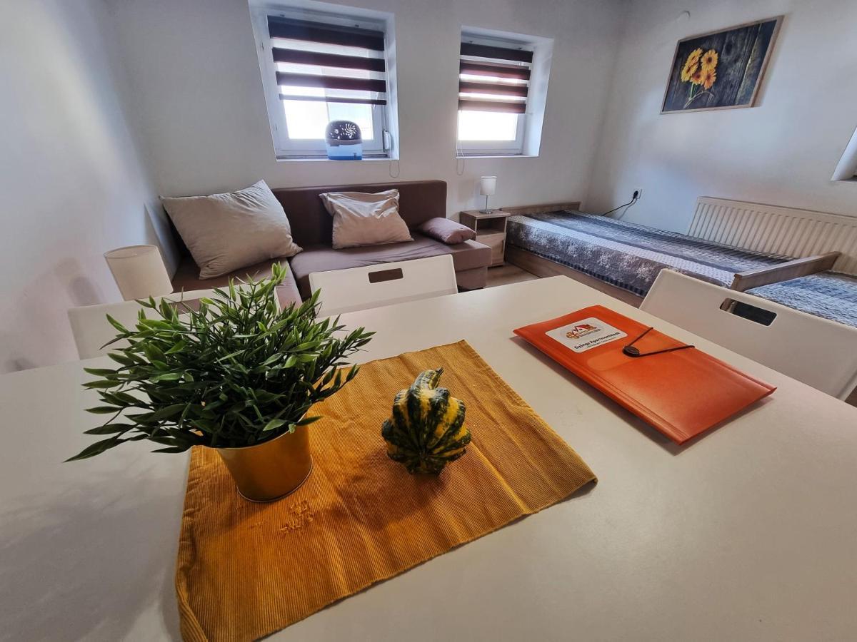 Апартаменты Gyongy Apartmanhazak Дьёндьёш Экстерьер фото